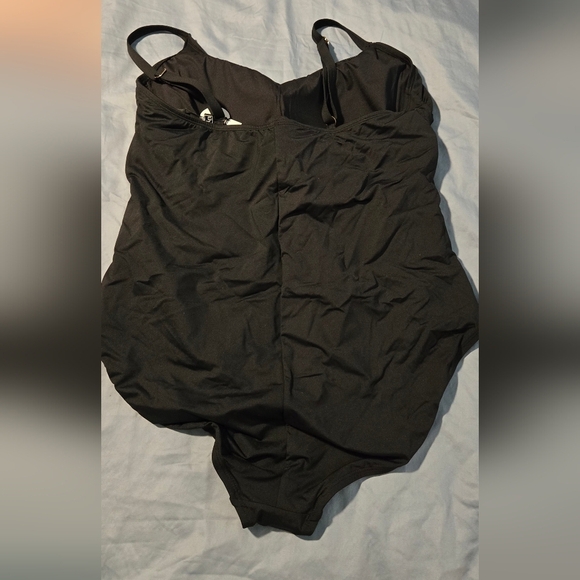 La Blanca Island Goddess Shirred Side Women's Bathing Suit #676 - Picture 3 of 9